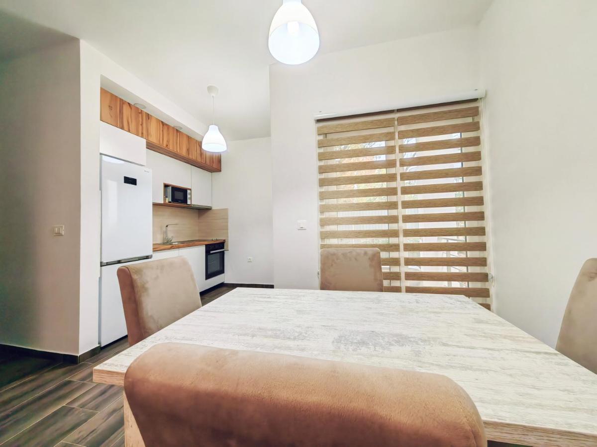 Mialex Apartments Dobra Voda Eksteriør bilde