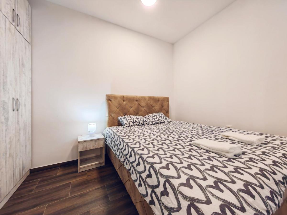 Mialex Apartments Dobra Voda Eksteriør bilde